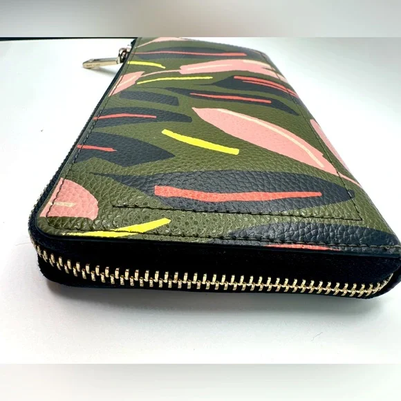 Kate Spade Long Wallet - Picture 5 of 11